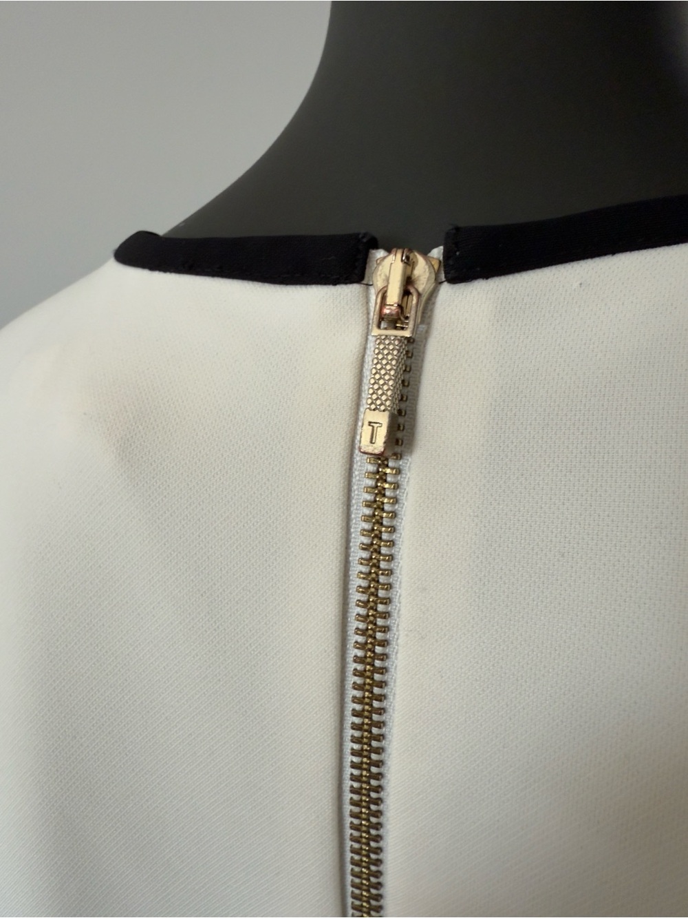 141. Ted Baker London "Saydey" sleeveless skater dress in ivory - Picture 7 of 10